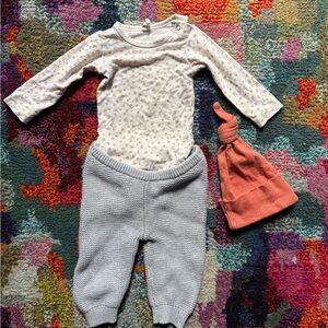Bamboo stars Baby Onesie with Gray sweater Pants and Kate Quinn hat